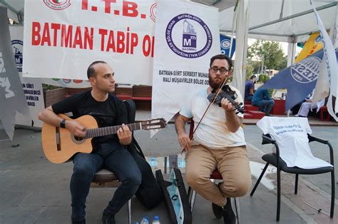Az Bilinen Müzik Eşliğinde Yapılan Parti Etkinlikleri